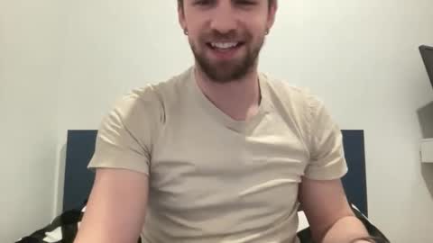 Snapshot of thyle chatting on 02-25-26, 06:23 Thyle online show from 02-25-26, 06:23