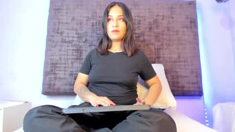 thyra coral online show from 04-08-26, 03:50