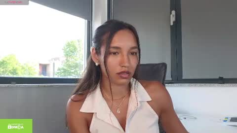tia_j online show from 07-11-26, 03:04
