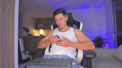 santiago online show from 02-04-26, 01:55