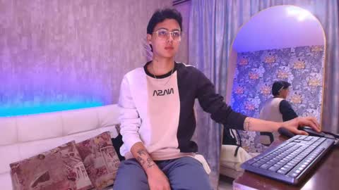   online show from 05-11-26, 03:23