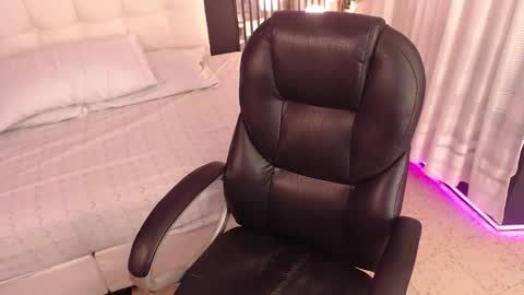 LIA online show from 02-18-26, 12:45