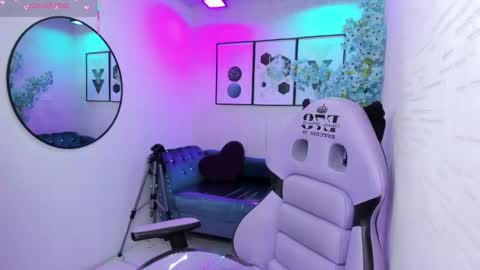 Tiara  online show from 05-06-26, 03:24