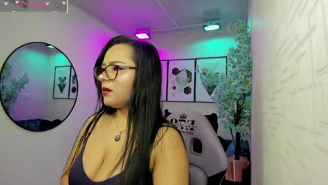 Tiara  online show from 05-24-26, 03:22