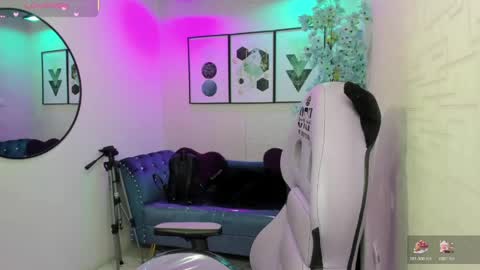 Tiara  online show from 05-31-26, 03:26