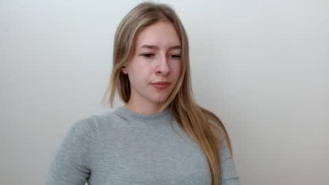 Tiara online show from 07-22-26, 11:57