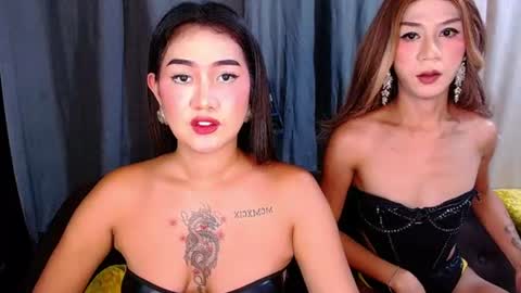 tiarrafoxs online show from 07-22-26, 12:08