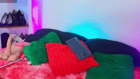 Snapshot of tifanny_nails chatting on 04-21-26, 12:55 Tifanny Nails online show from 04-21-26, 12:55
