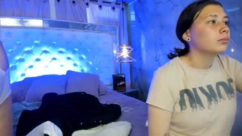 Tifanny y Vale online show from 07-23-26, 12:36