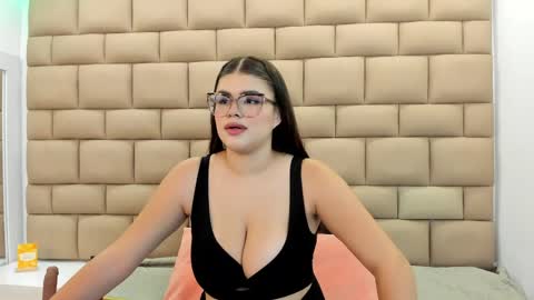 Tifanny  online show from 05-25-26, 11:49