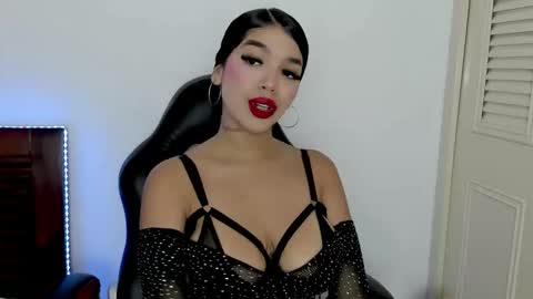 Snapshot of tifanymonroehot chatting on 02-14-26, 11:40 tifanymonroehot online show from 02-14-26, 11:40