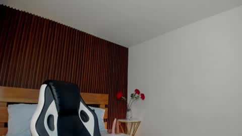 Snapshot of tiffanny_doll_ chatting on 02-11-26, 12:21 T I F F A N N Y online show from 02-11-26, 12:21