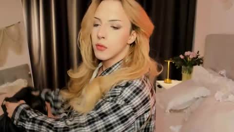 Tiffany online show from 04-08-26, 05:40