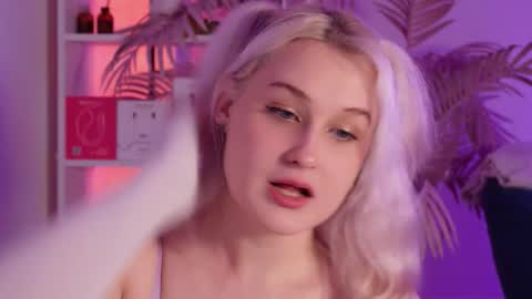 tiffanyjons online show from 12-21-25, 06:04