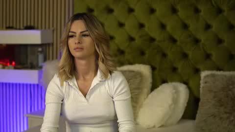 Snapshot of tiffanymaze chatting on 09-11-25, 06:13 Ilaria online show from 09-11-25, 06:13