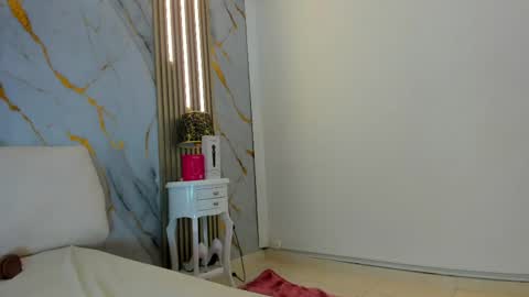 T I F F A N Y online show from 04-10-26, 08:46