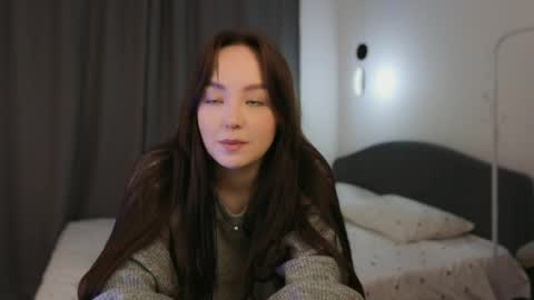 Mia online show from 04-19-26, 06:10