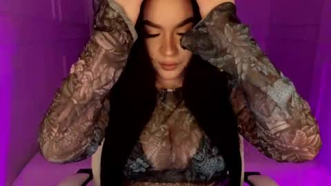 hi im curvy babyface girlie Tina online show from 04-11-26, 07:02