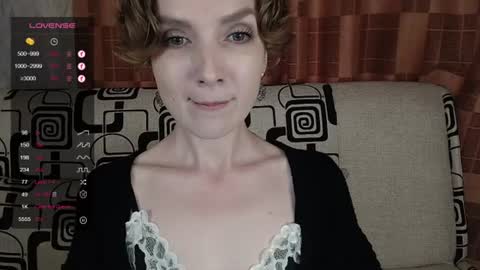 Snapshot of tinawincee chatting on 06-18-26, 04:46 Tina online show from 06-18-26, 04:46