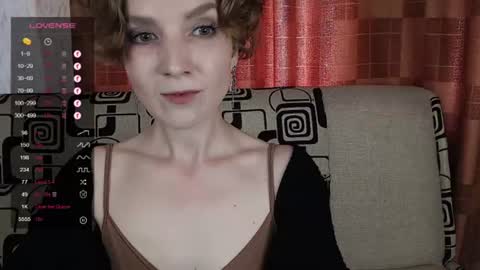 Snapshot of tinawincee chatting on 06-19-26, 05:56 Tina online show from 06-19-26, 05:56