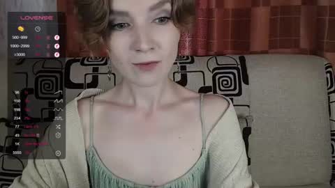 Snapshot of tinawincee chatting on 06-25-26, 04:45 Tina online show from 06-25-26, 04:45