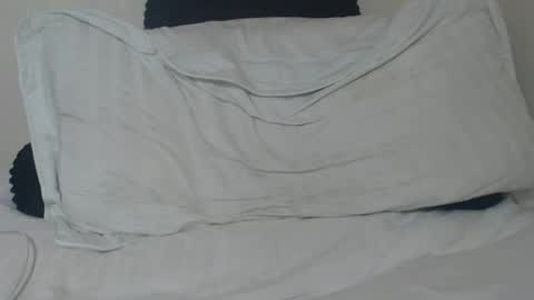 Snapshot of tinaxxxpetite chatting on 07-21-26, 06:32 Tina online show from 07-21-26, 06:32