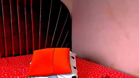 Millie online show from 04-06-26, 02:51