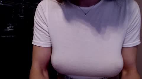 Lily online show from 01-06-25, 01:41