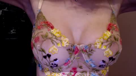 Lily online show from 01-07-25, 10:43