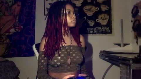 Snapshot of tiny_cupcake2 chatting on 02-21-26, 01:06 cupcake online show from 02-21-26, 01:06