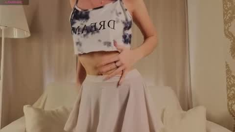 Snapshot of tiny_lilyy chatting on 02-04-26, 09:31 Lily online show from 02-04-26, 09:31