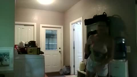 tinyassbossymilf online show from 06-08-26, 02:06