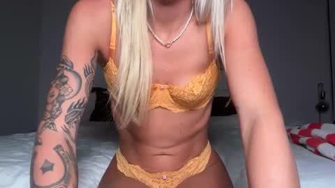Snapshot of tinytayy chatting on 06-05-26, 04:30 tinytayy online show from 06-05-26, 04:30