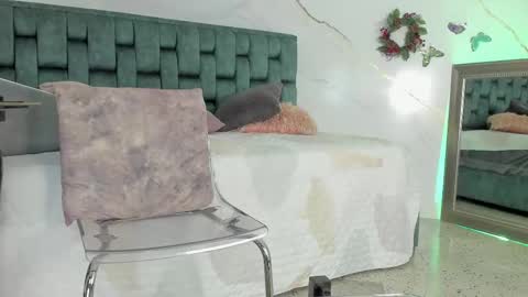 Snapshot of tivizaylove chatting on 01-08-26, 02:41 Tivizay online show from 01-08-26, 02:41