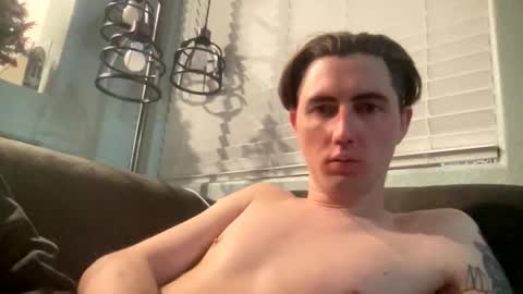 Snapshot of tlayne410 chatting on 11-15-25, 09:39 tlayne410 online show from 11-15-25, 09:39