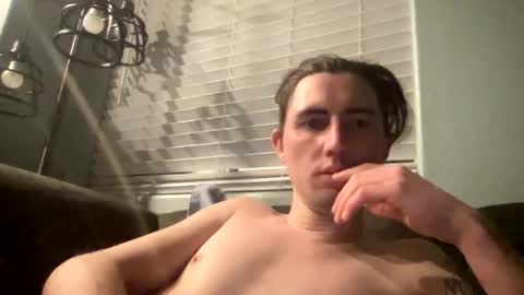 Snapshot of tlayne410 chatting on 12-20-25, 10:44 tlayne410 online show from 12-20-25, 10:44