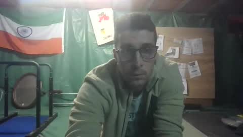 toinouillou9813 online show from 10-15-25, 08:20