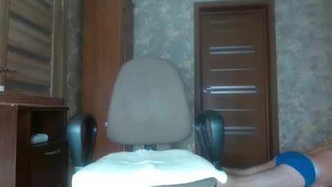 Snapshot of tolianuch chatting on 04-23-26, 10:25 Huligan online show from 04-23-26, 10:25