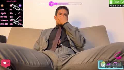 Snapshot of tom_blunt96 chatting on 06-20-26, 09:12 TOM online show from 06-20-26, 09:12