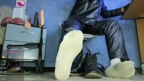 Snapshot of tom_brown12 chatting on 04-19-26, 02:33 Tom online show from 04-19-26, 02:33