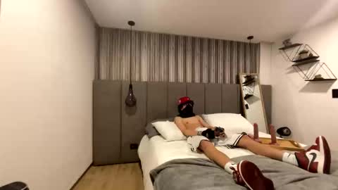 tom curiustraight online show from 05-17-26, 05:05
