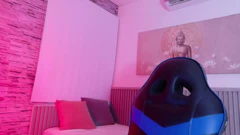 Tom muscle1 online show from 03-25-26, 12:00