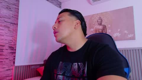 Tom muscle1 online show from 04-05-26, 12:13