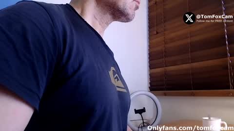 Snapshot of tomfoxcam chatting on 01-28-25, 07:11 Tom Fox online show from 01-28-25, 07:11