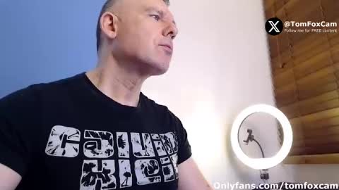 Snapshot of tomfoxcam chatting on 02-05-26, 06:18 Tom Fox online show from 02-05-26, 06:18