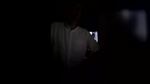 Snapshot of tomhubz chatting on 06-28-26, 01:00 tomhubz online show from 06-28-26, 01:00