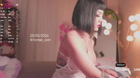  Tomie  online show from 05-25-26, 10:32