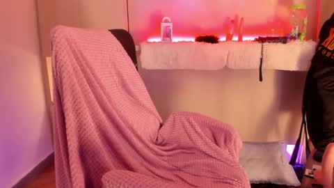 KAELANI online show from 05-10-26, 04:12