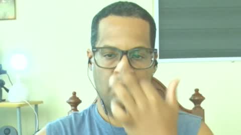 Snapshot of toni2814 chatting on 04-01-26, 02:14 Antonio online show from 04-01-26, 02:14
