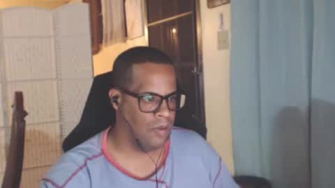 Snapshot of toni2814 chatting on 04-17-26, 02:25 Antonio online show from 04-17-26, 02:25